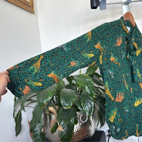 J. Crew Jungle Safari Print‎ Novelty Bow Top Blouse/Shirt Sz M Button down Green - Picture 4 of 11